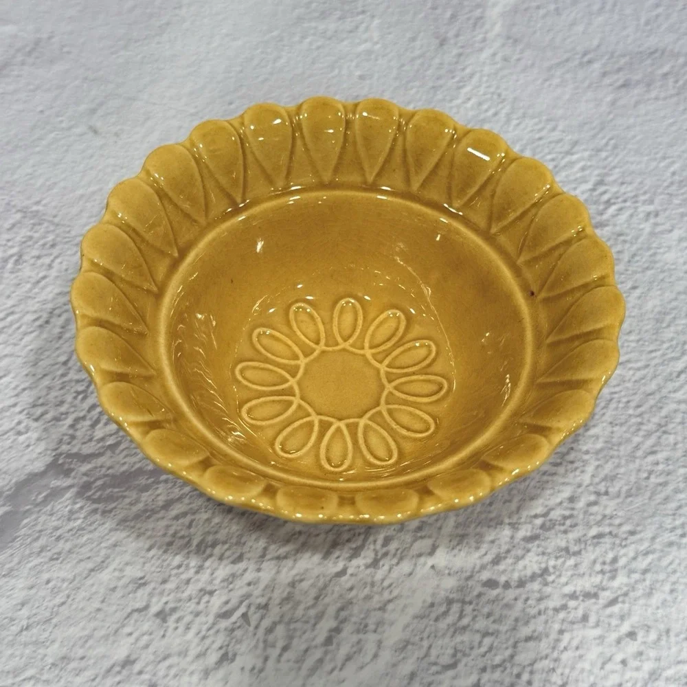 California Pottery this vintage